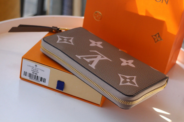 l0*is V*t0n zippy wallet