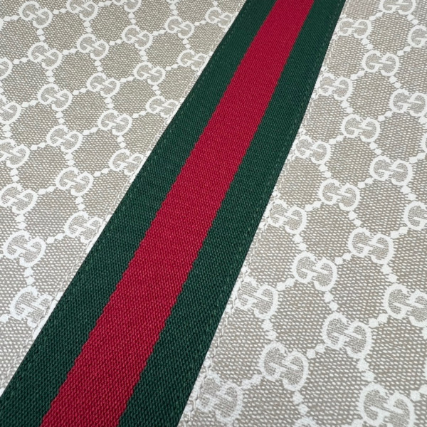 G*u*i ophidia medium tote with web