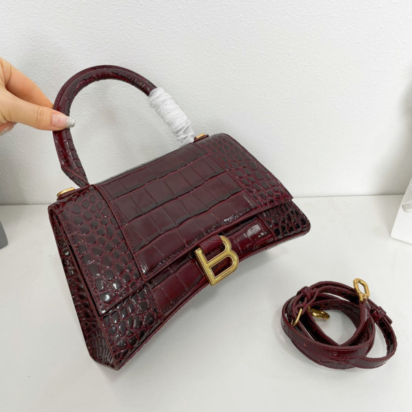 Ba*len*cia*ga hourglass