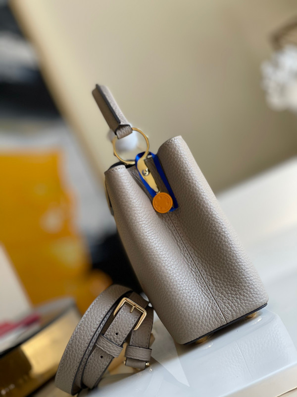 l0*is V*t0n capucines bb