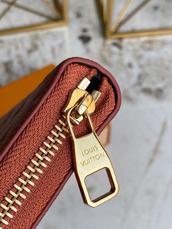 l0*is V*t0n lvxnba zippy wallet