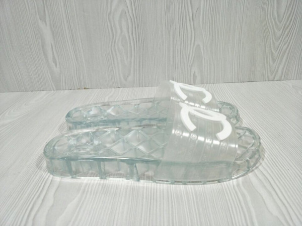 CL SLIPPERS
