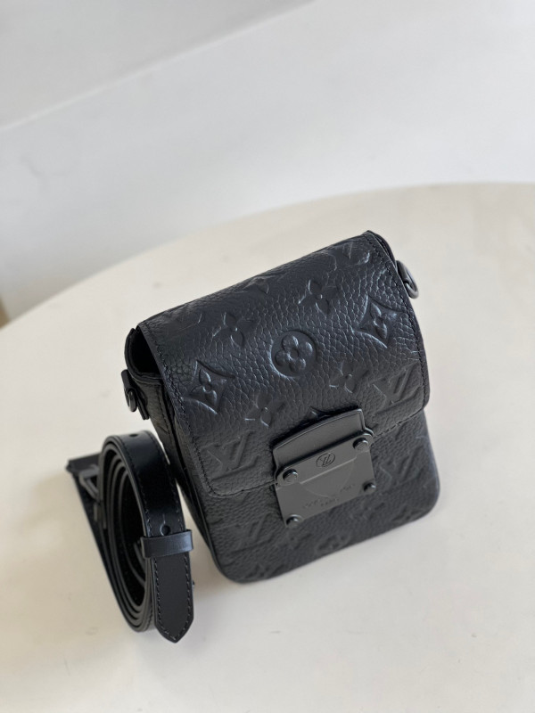 l0*is V*t0n s-lock vertical wearable wallet