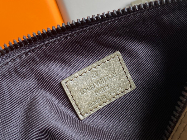 l0*is V*t0n keepall xs