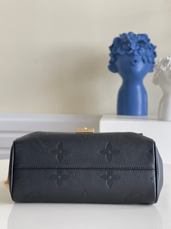 l0*is V*t0n favorite