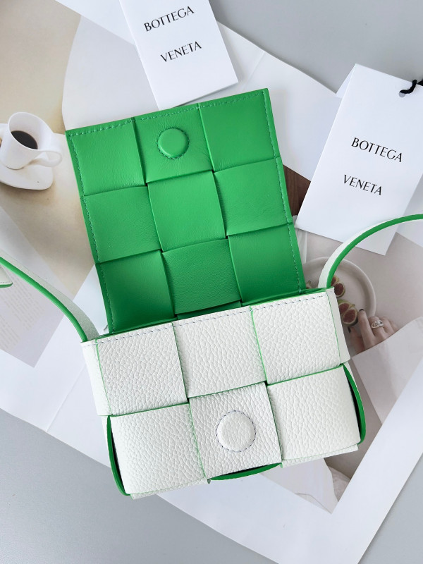 bo*te*ga Ve*ne*ta candy mini cassette-12*8*4cm