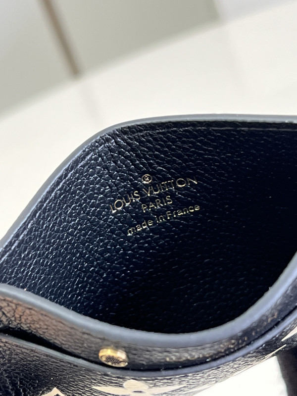 l0*is V*t0n card holder