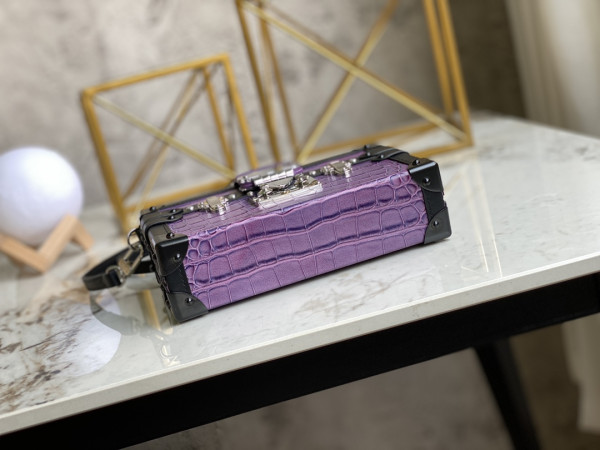 l0*is V*t0n petite malle