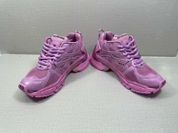 Ba*len*cia*ga runner