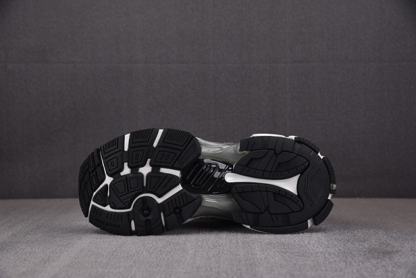 Ba*len*cia*ga runner