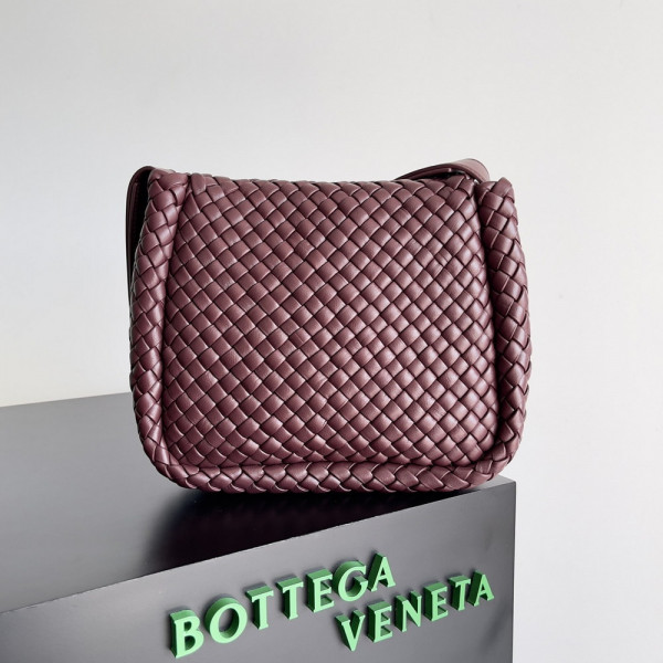 bo*te*ga Ve*ne*ta  small cobble shoulder bag