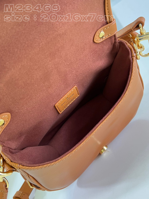 l0*is V*t0n saumur bb