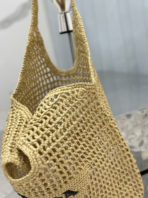 Pra*a crochet tote bag
