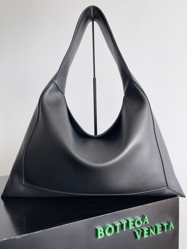 bo*te*ga Ve*ne*ta large hop