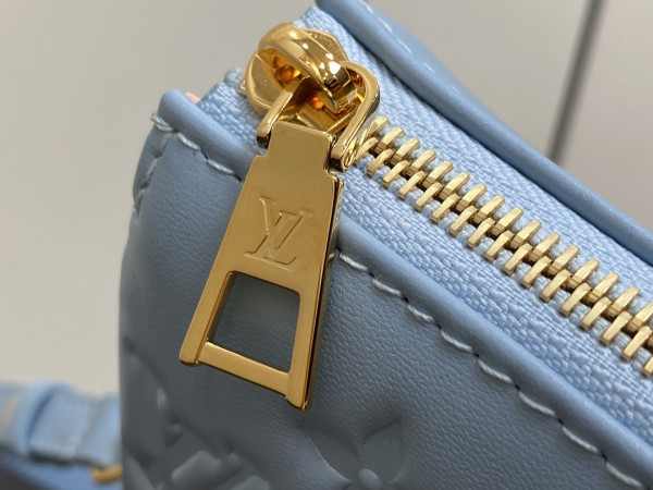 l0*is V*t0n coussin bb